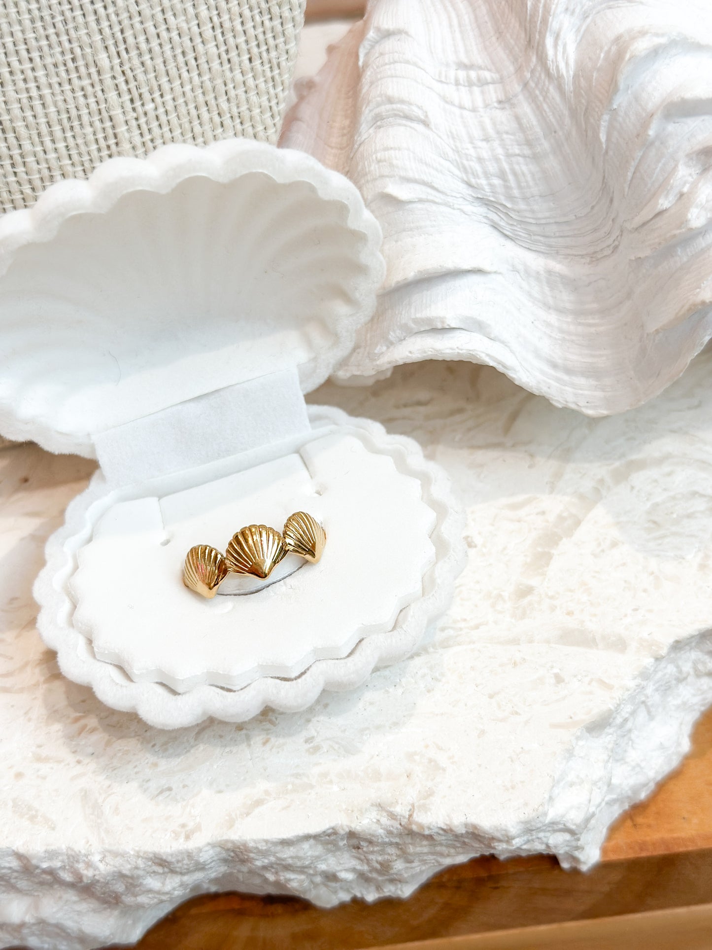 Seashell Kiss Ring | Gold
