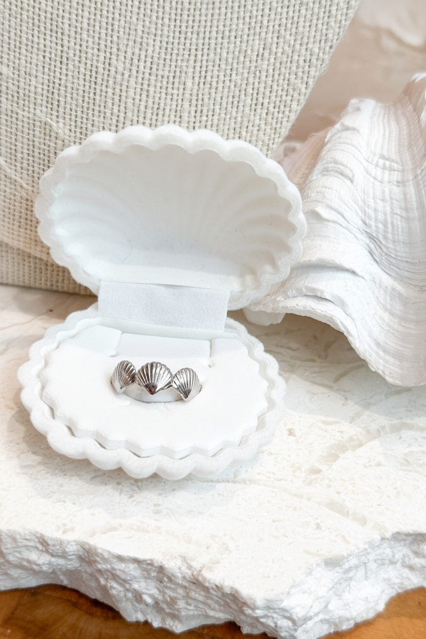 Seashell Kiss Ring | Silver